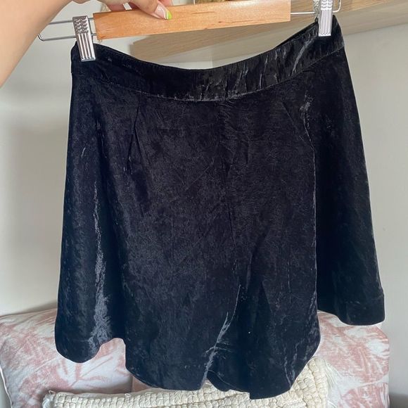 Zara velvet high waisted shorts - Picture 6 of 10